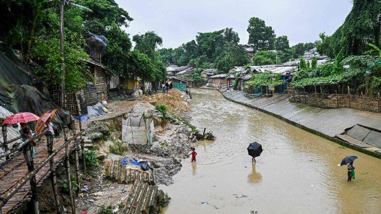 Bangladesch: Kirchen nehmen „klimabedingt Vertriebene“ auf