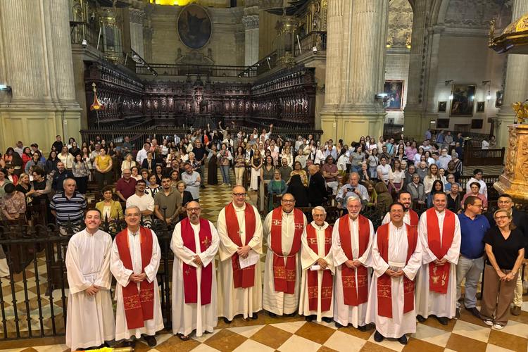 Homilía de Mons. Satué en audio. «El Espíritu nos impulsa a la unidad»