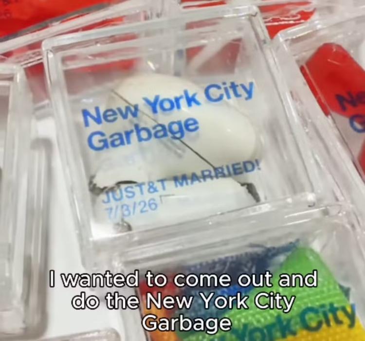 Homem vende 'lixo do casamento de Taylor Swift' recolhido ao redor do Madison Square Garden durante festa da cantora