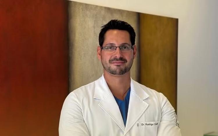 Justiça suspende atividades de cirurgião plástico investigado por possíveis erros médicos em BH