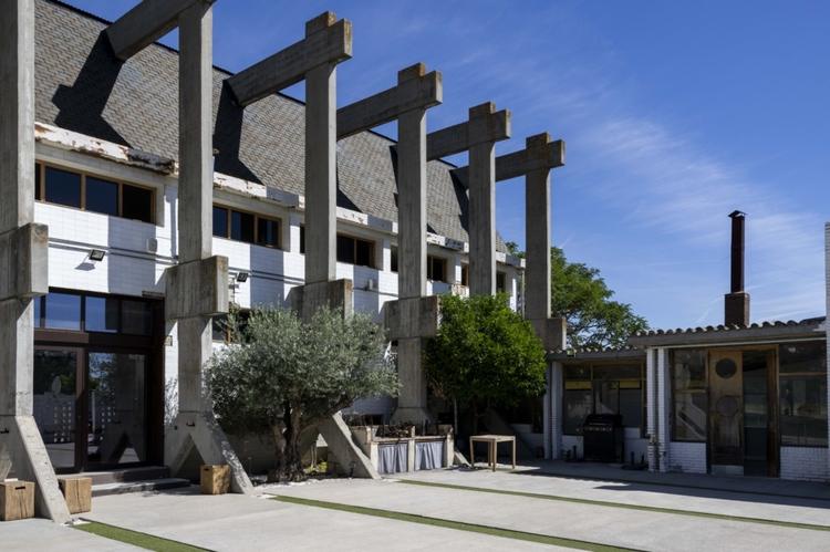 Exterior de la sede de Hakuna