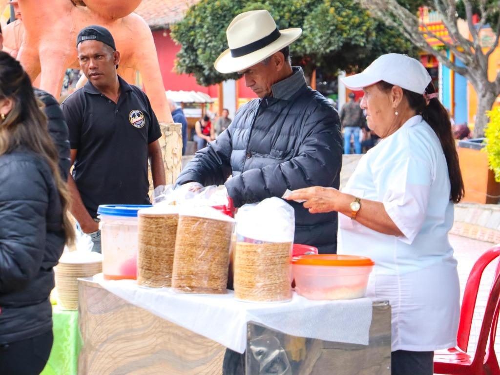 Five Irresistible Colombian Street Foods