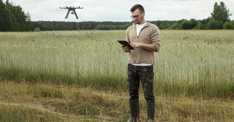Cooperativas-escola vão receber drones de pulverização para agricultura mais sustentável