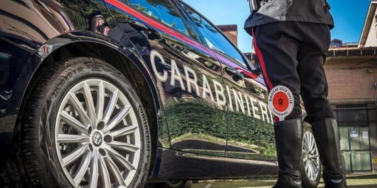 Armato minaccia uccidere fratello e figlio: 81enne arrestato a Caltanissetta