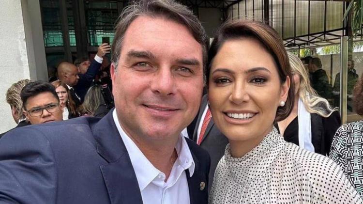 Flávio Bolsonaro diz que Michelle gravou vídeo após não retornar mensagem dele e afirma estar de 'coração aberto'