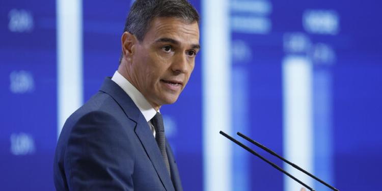 Spagna, la Guardia Civil nella sede centrale del Partito Socialista a Madrid