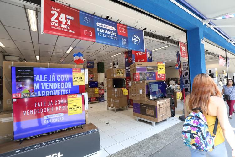 Efeito dominó: crises de Casas Bahia e Marabraz podem deixar crédito mais difícil ao varejo