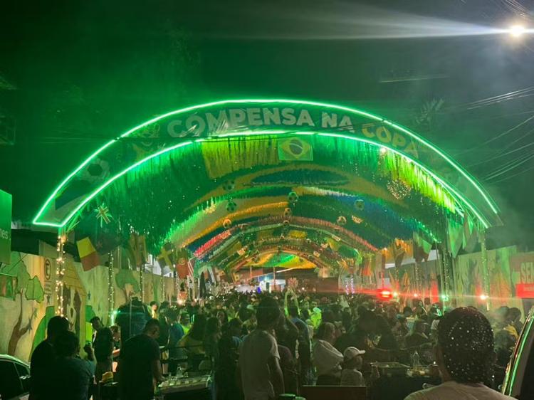 ‘Rua da Copa’ da Compensa é inaugurada com festa e decoração produzida com materiais recicláveis