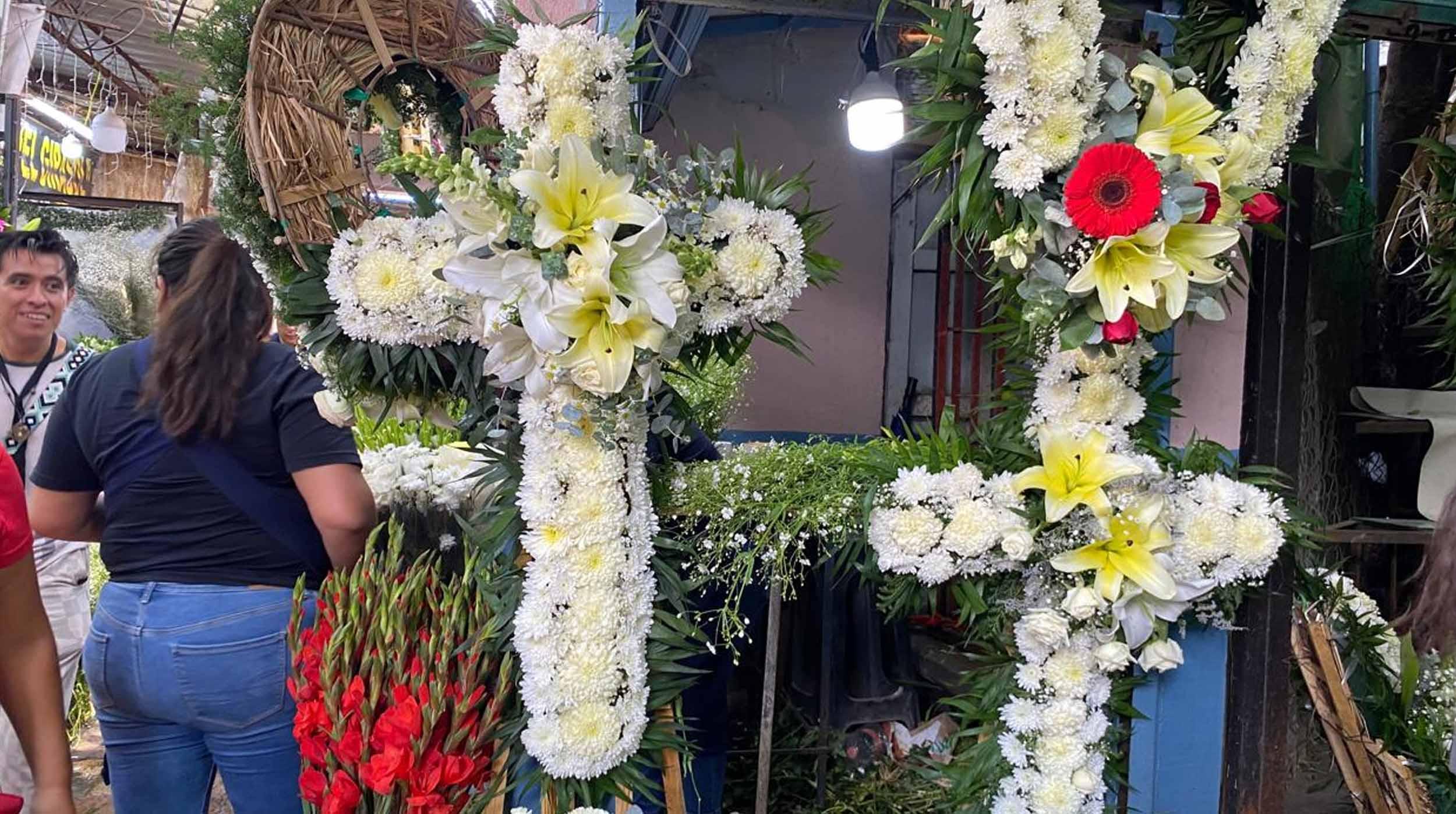 Ventas por los suelos: Cae 50% la demanda de cruces en el mercado Adolfo López Mateos de Cuernavaca