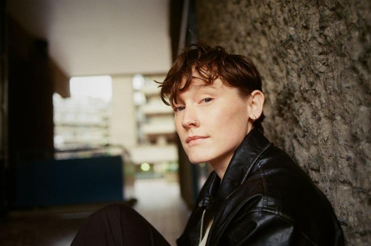 SOAK annonce son grand retour avec l’album decembers et une date parisienne au Hasard Ludique !