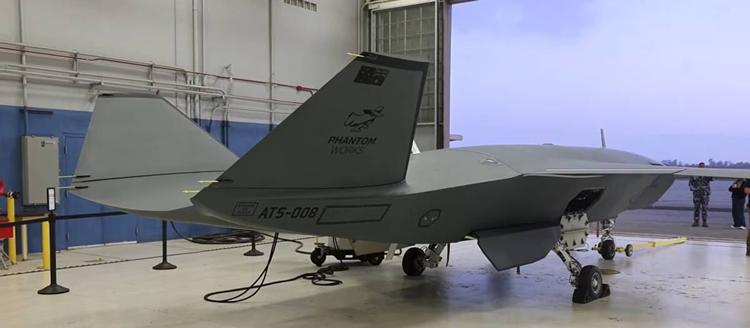 Il “pipistrello fantasma” Usa vola sul Pacifico: il drone che può cambiare la guerra aerea