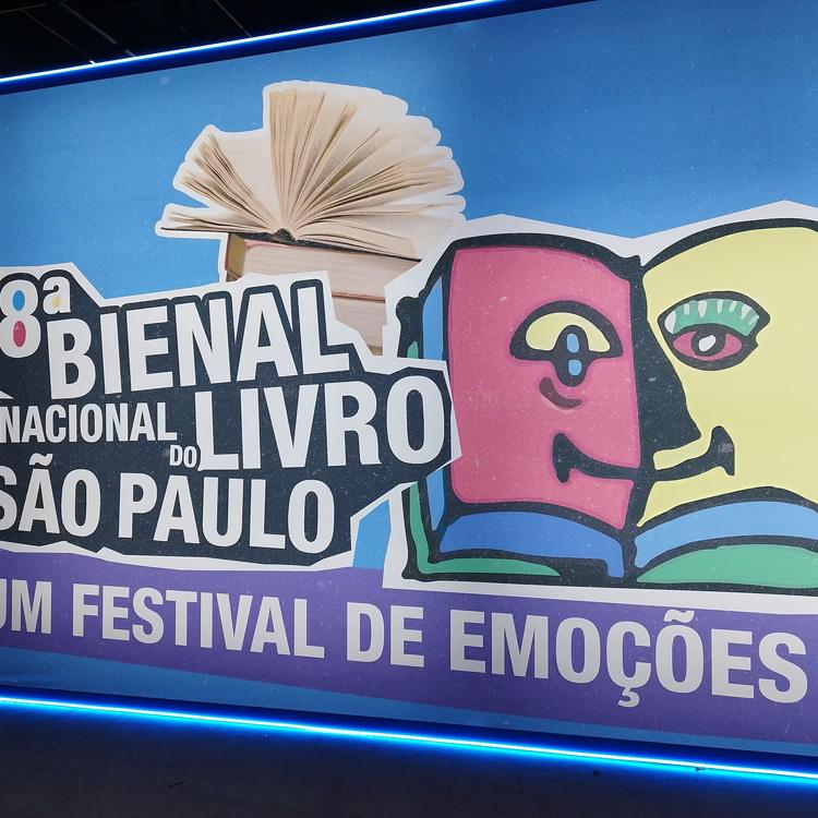 Bienal do Livro começa em SP e espera atrair mais de 700 mil visitantes