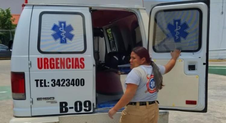¡De milagro! Pareja salva la vida tras volcar en cañaveral de Jojutla al esquivar camión