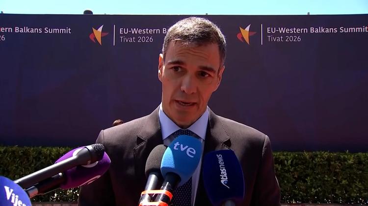 Sánchez dice que "nunca" conoció ni avaló las "andanzas" de Leire Díez y respalda a la directora de la Guardia Civil