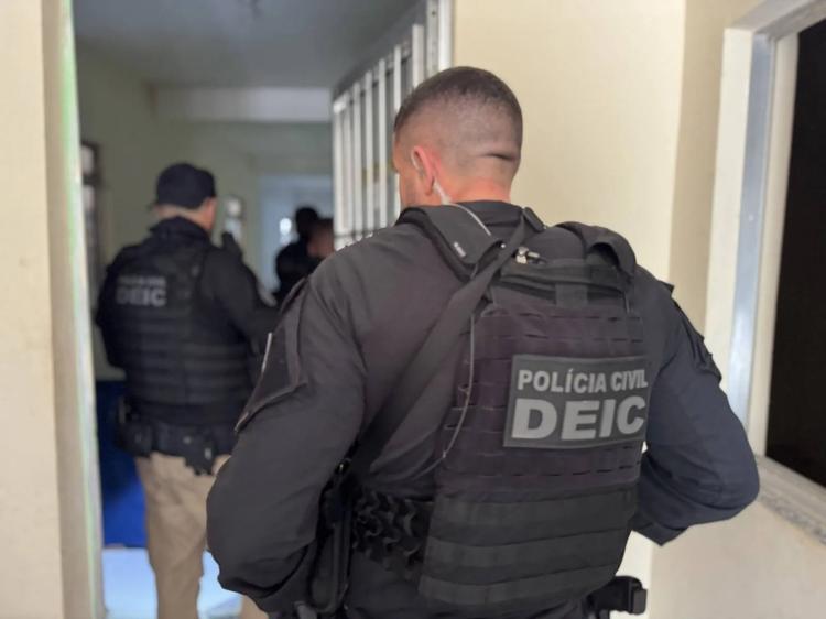 Homem é preso após atacar adolescente com facão na Bahia