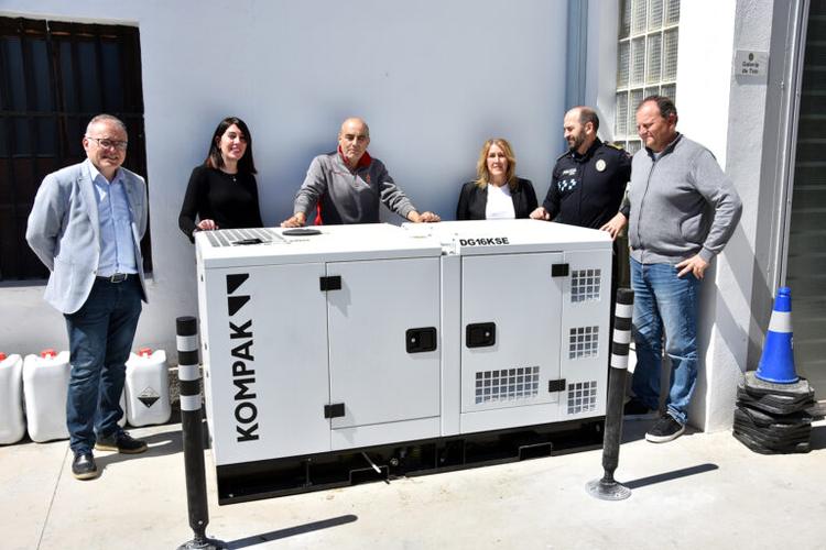 El Ayuntamiento dota a la Jefatura de Policía Local con un nuevo grupo electrógeno que garantiza el suministro de energía eléctrica en circunstancias adversas