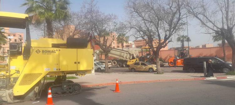 الانباء عن زيارة ملكية مرتقبة يعجل بتهيئة طارئة لشارع الحسن الثاني بمراكش+ صور