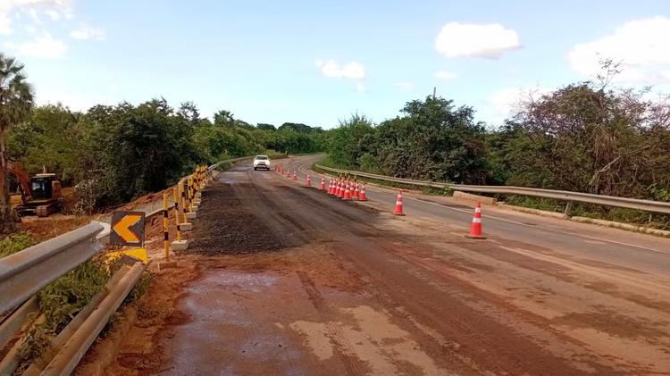 Trecho da BR-343 é liberado, mas terá nova interdição a partir de terça (9) por obra após cratera