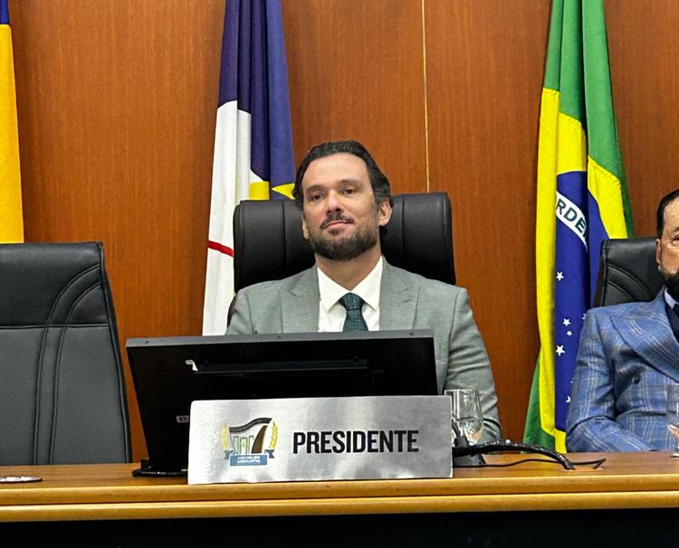 Novo presidente da Assembleia Legislativa diz que 'todos os deputados vão ajudar a conduzir a Casa'
