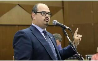 Mateus Simões é alvo de adversários no primeiro debate em Minas Gerais