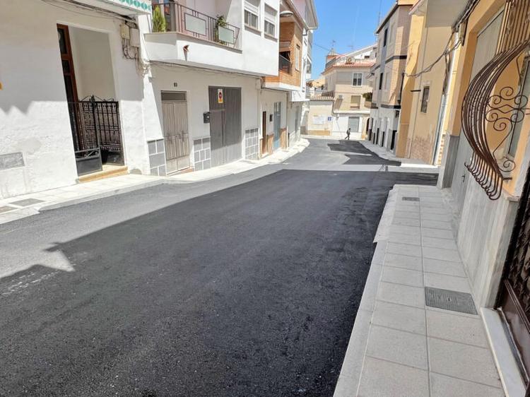 Nuevo asfaltado de la calle Santa Teresa de Jornet