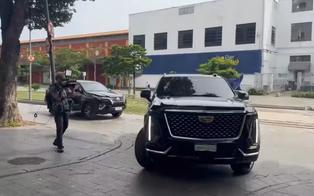 PF apreende carros de luxo em operação contra deputado eleito e policiais civis no RJ
