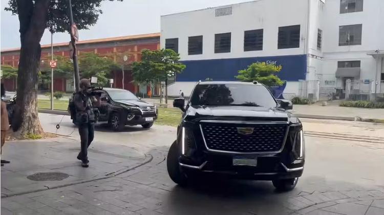 PF apreende carros de luxo em operação contra deputado eleito e policiais civis no RJ