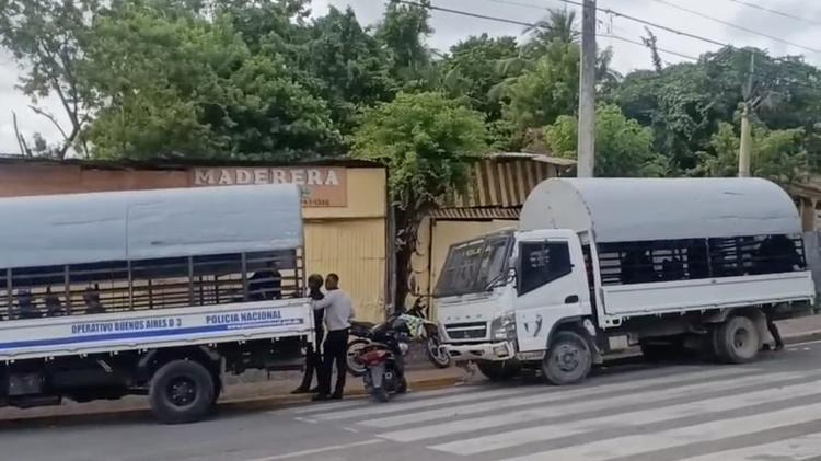 Denuncian presuntos abusos policiales en Los Alcarrizos