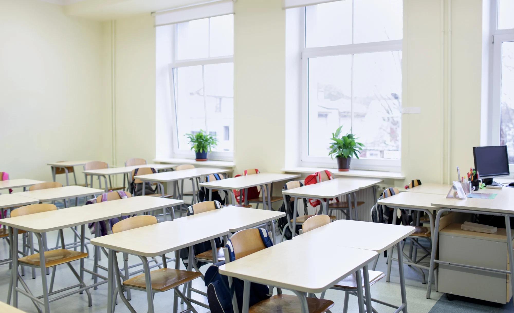 Scuole senza climatizzazione ed emergenza caldo: ad Agropoli una docente chiede di posticipare l’avvio delle lezioni