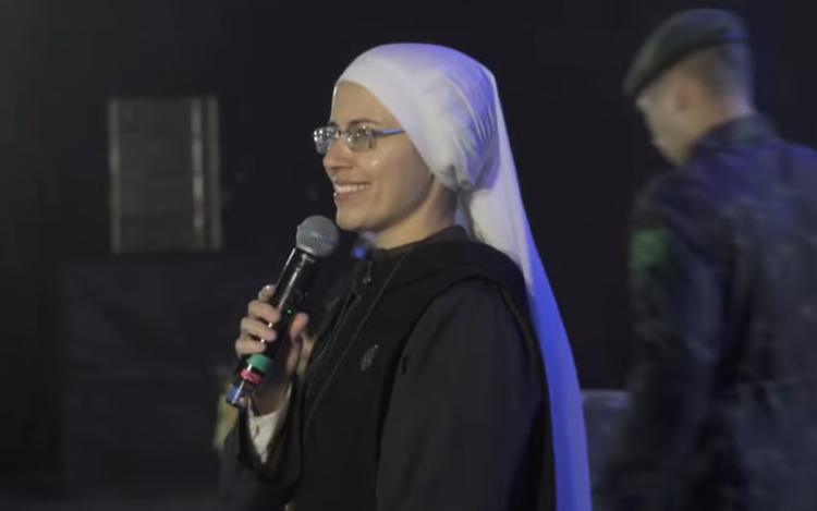 'Cumprir aquilo que Deus nos pede para fazer', diz irmã Maria Raquel sobre uso da internet para evangelização