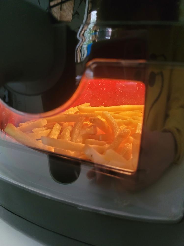 O que pode dar errado na airfryer? Veja alimentos e materiais que exigem cuidado