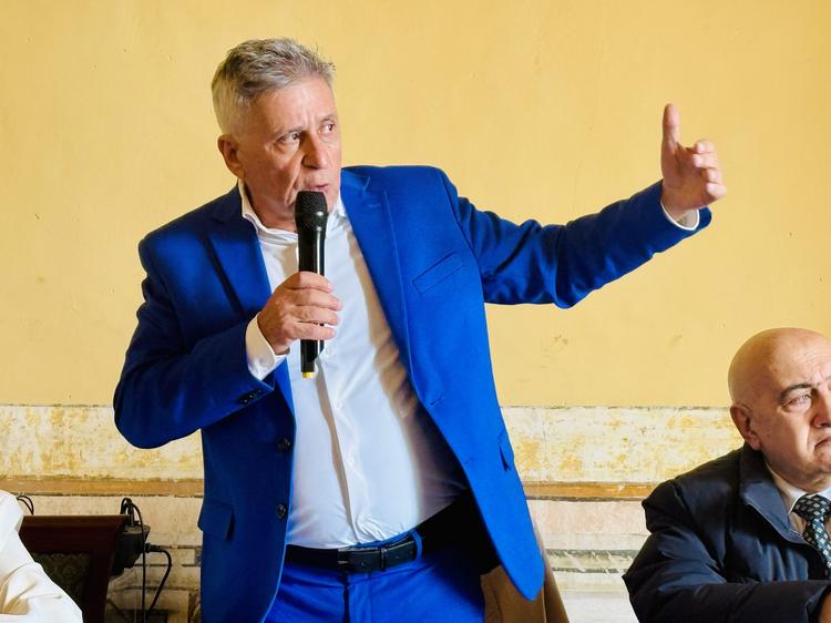 Elezioni a Milazzo, Carmelo Torre non getta la spugna. E punta alla scalata del Comune con 17 irriducibili
