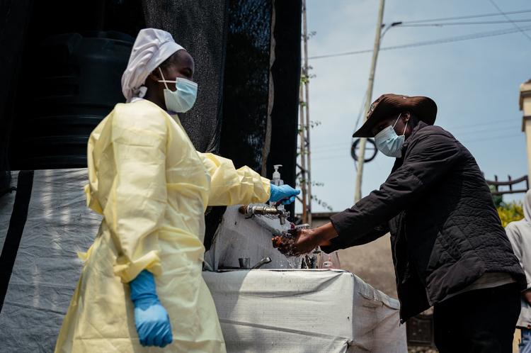 Como começou a epidemia de ebola na África, que se tornou emergência de saúde pública internacional?