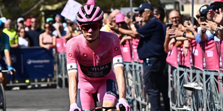 Vingegaard nella leggenda: conquista il Giro d’Italia e completa la Tripla Corona
