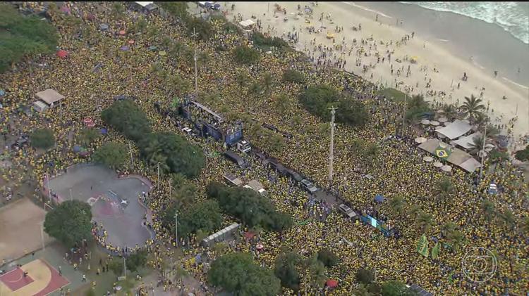Flávio Bolsonaro, candidato à Presidência pelo PL, encerra campanha com atos em Belo Horizonte e no Rio de Janeiro