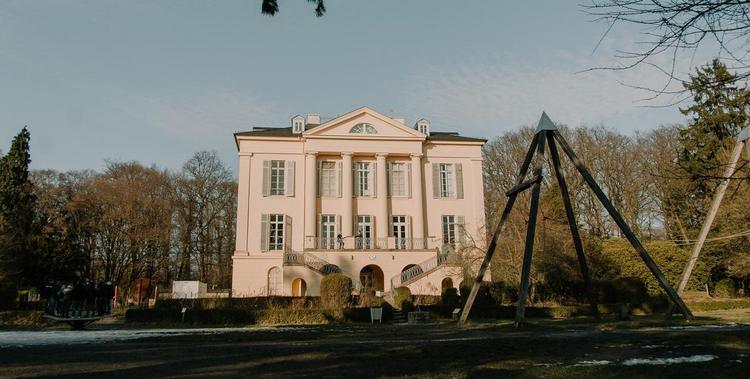  Schloss Freudenberg von außen