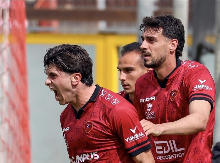 Un giovane della Reggina nel mirino del Bari: piace il 2006 Rosario Girasole