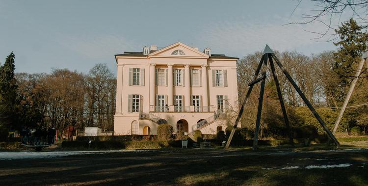  Schloss Freudenberg von außen