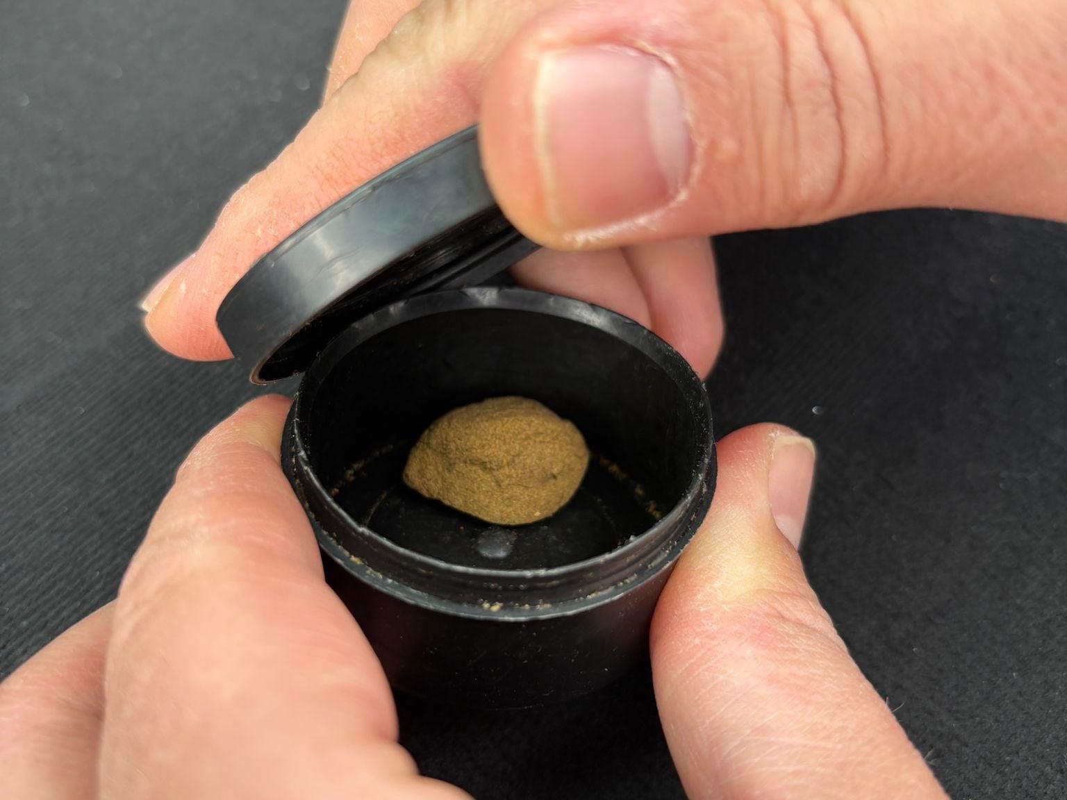 Scacco allo spaccio sul litorale di Eboli: segnali luminosi nella pineta e patenti ritirate