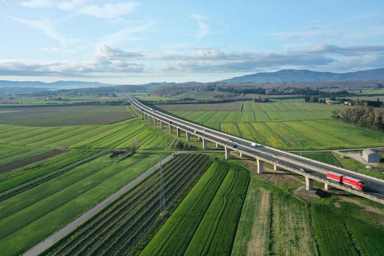 Pedaggi, ora l’autostrada rimborsa le code: la svolta che mette sotto esame i concessionari