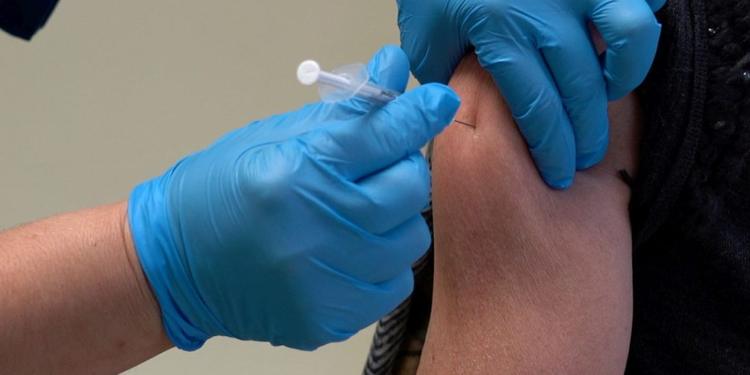 Vaccino antinfluenzale in Calabria: consigliato agli over 60 e alle categorie a rischio