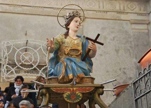 Il miracolo delle rose e la fuga dei francesi: la straordinaria storia di Sant’Elena, la santa eremita di Laurino