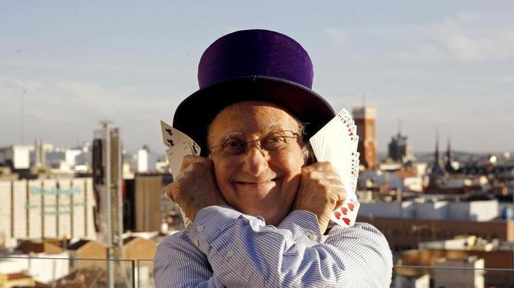 Adiós a Juan Tamariz, el genio de la magia que hizo escuela con una baraja y un violín imaginario