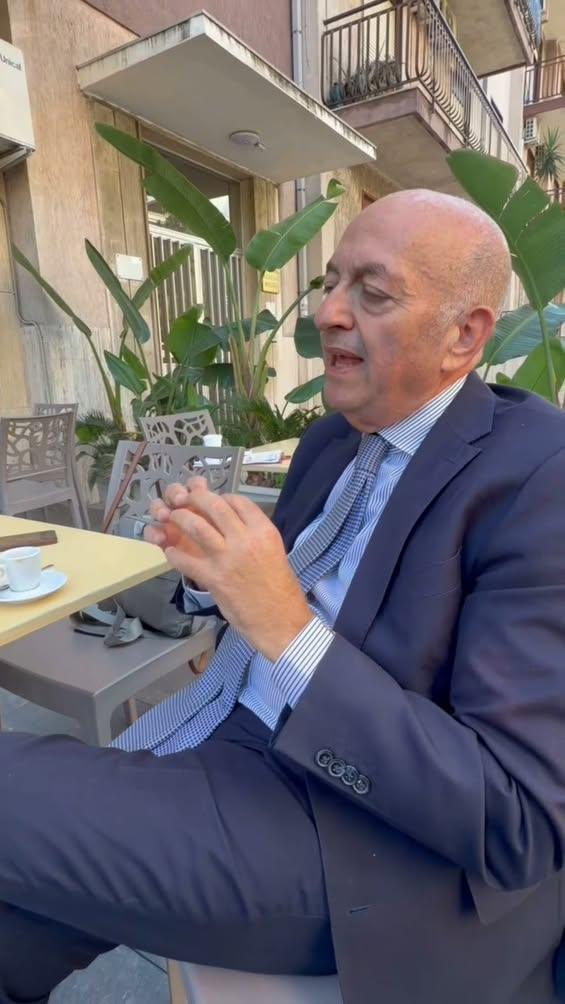 La benzina aumenta. Paghiamo accise. Paghiamo l’IVA. E l’IVA viene calcolata anche sulle accise. Ma in Sicilia c’è una d...