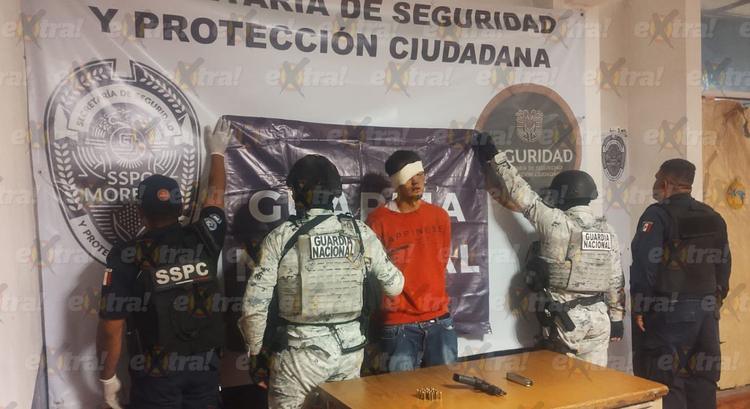 Motociclista armado derrapa en Yautepec tras ser perseguido por la policía