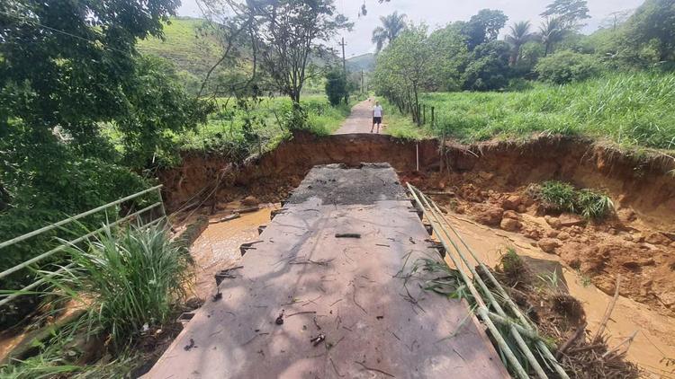 Rio das Flores arrecada doações para 80 desabrigados após temporal