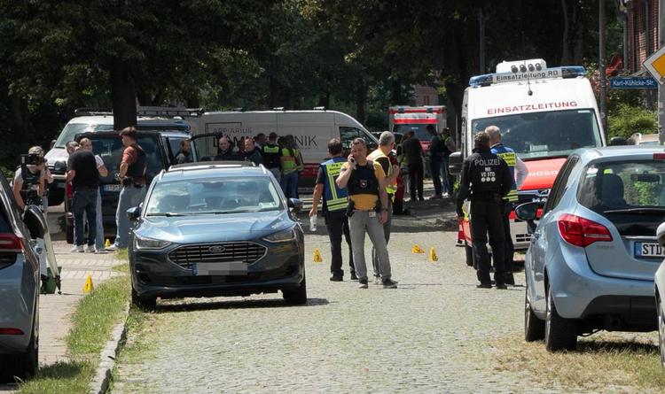 Germania, sparatoria in un centro per madri e bambini: "Almeno 6 vittime. Dietro l'attacco custodia della figlia di 3 mesi, fermato il padre"