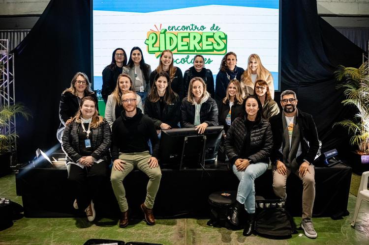 SICREDI PIONEIRA REÚNE ESTUDANTES E EDUCADORES EM ENCONTRO VOLTADO AO DESENVOLVIMENTO DE LIDERANÇAS NO AMBIENTE ESCOLAR