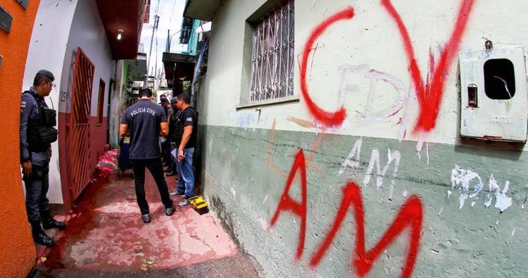 41% dos brasileiros afirmam conviver com o crime organizado no bairro onde moram