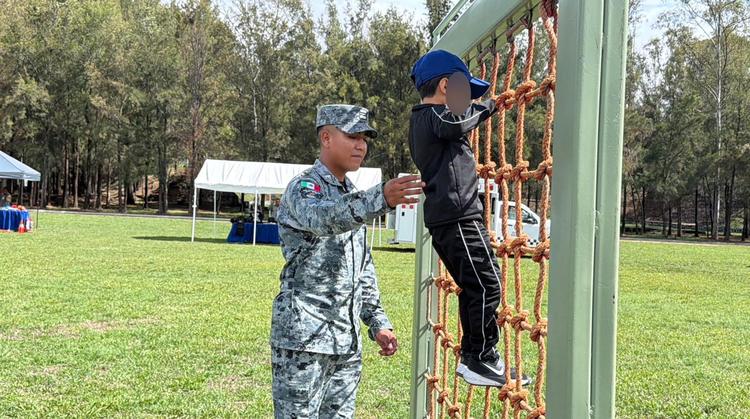 Niños y familias morelenses conviven con la Guardia Nacional en exhibición táctica